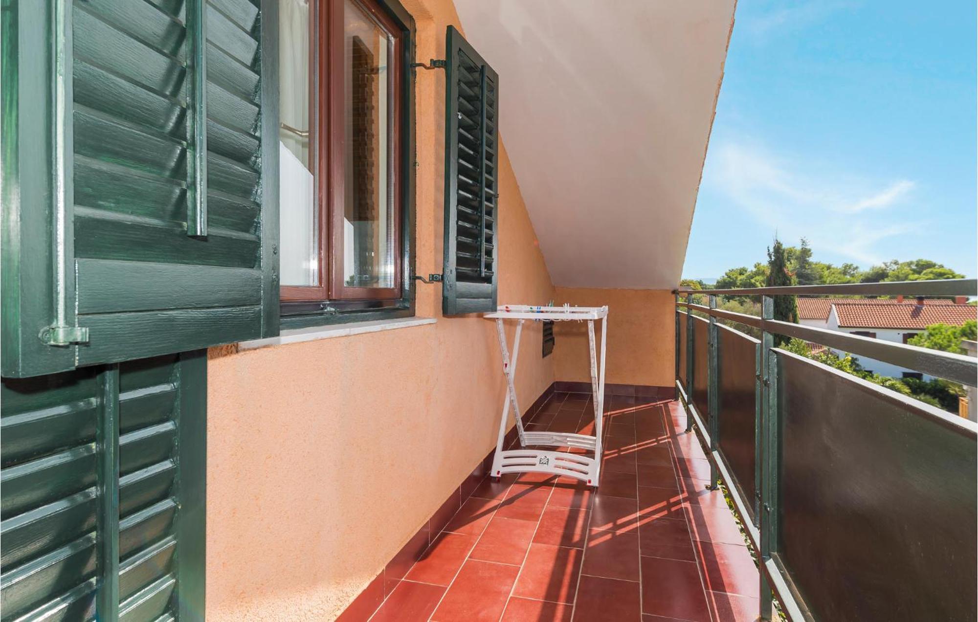 Awesome Apartment In Jadrija With Wifi 외부 사진