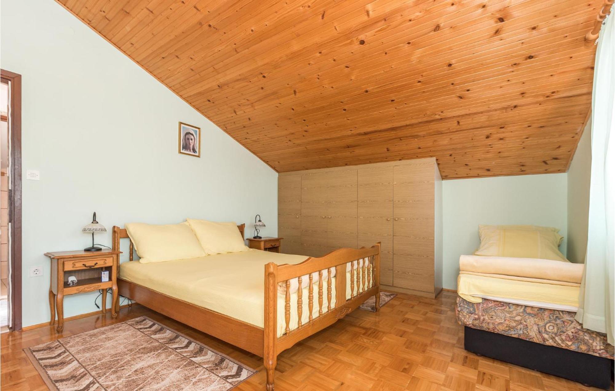 Awesome Apartment In Jadrija With Wifi 외부 사진