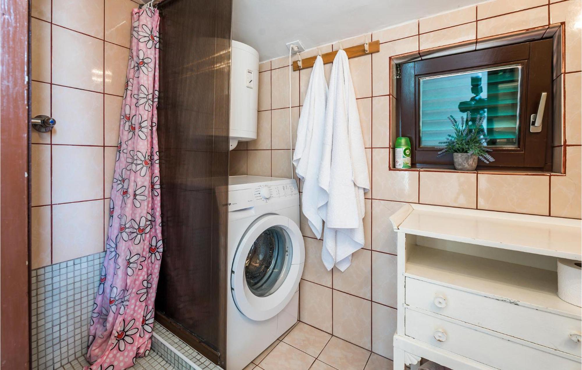Awesome Apartment In Jadrija With Wifi 외부 사진